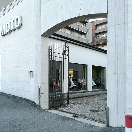 Appartamento Aida - Near The Center With Private Parking E Ac โกโม ภายนอก รูปภาพ