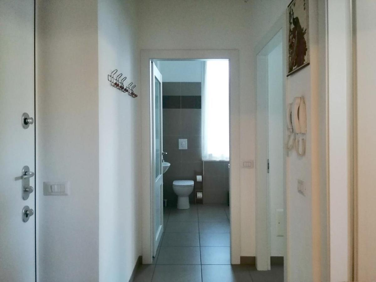 Appartamento Aida - Near The Center With Private Parking E Ac โกโม ภายนอก รูปภาพ