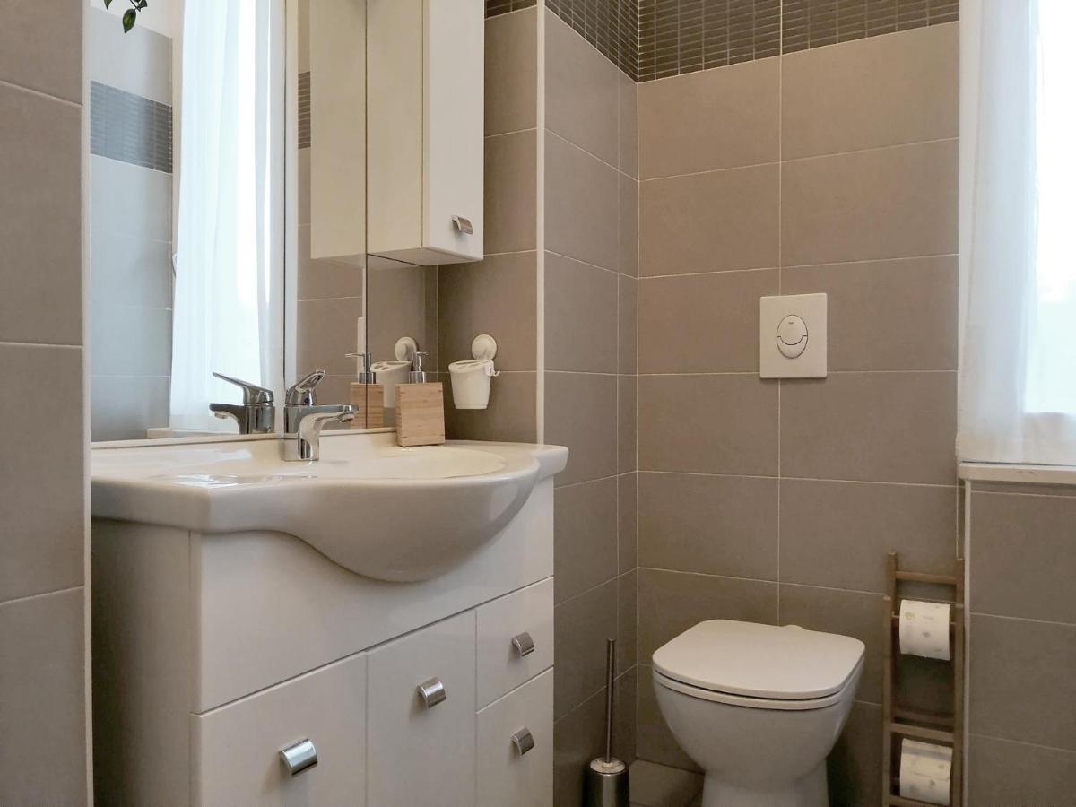 Appartamento Aida - Near The Center With Private Parking E Ac โกโม ภายนอก รูปภาพ