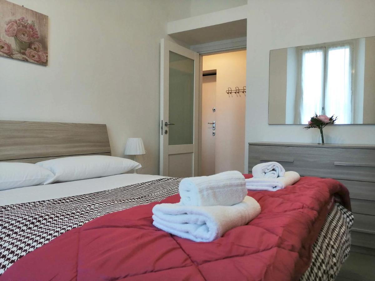 Appartamento Aida - Near The Center With Private Parking E Ac โกโม ภายนอก รูปภาพ