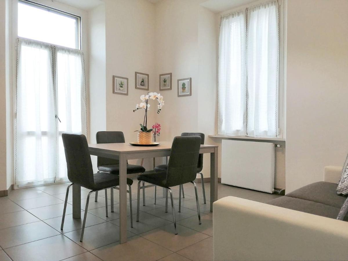 Appartamento Aida - Near The Center With Private Parking E Ac โกโม ภายนอก รูปภาพ